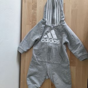 Adidas romper